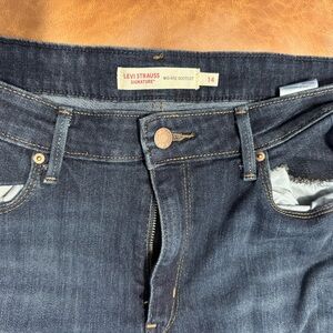 Levi's Women's Mid Rise Dark Blue Boot Cut Jeans